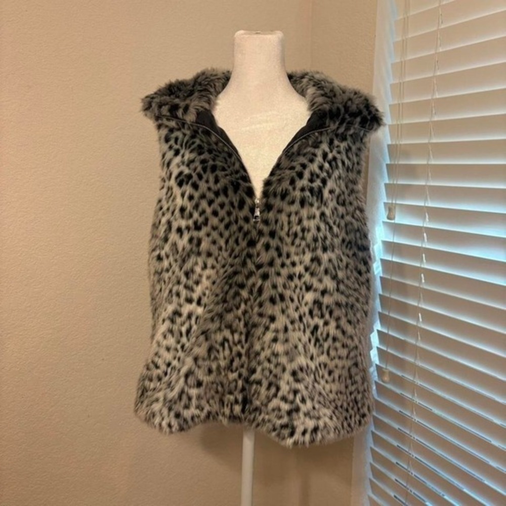 fever size S high collar faux fur‎ snow leopard fluffy zip up vest